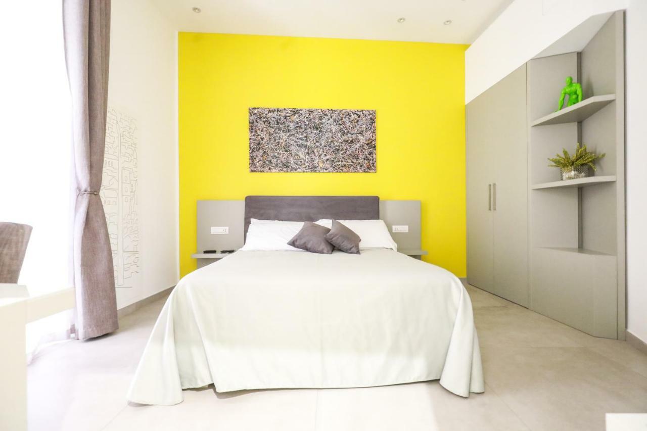 Toledo 16 Luxury Suites Naples Exterior photo