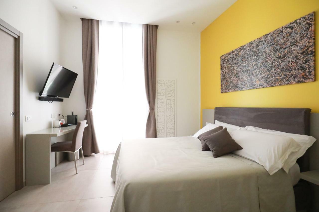 Toledo 16 Luxury Suites Naples Exterior photo