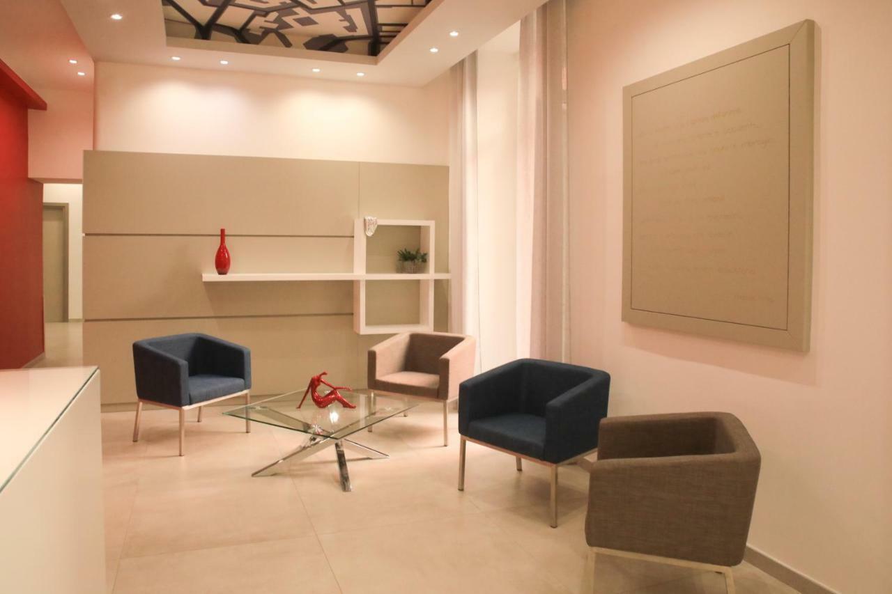 Toledo 16 Luxury Suites Naples Exterior photo